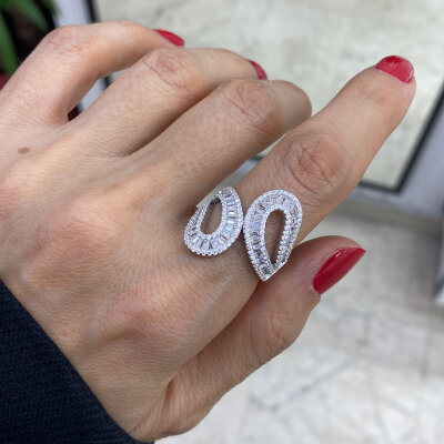 Baguette Wave Ring - by Eda Çetin