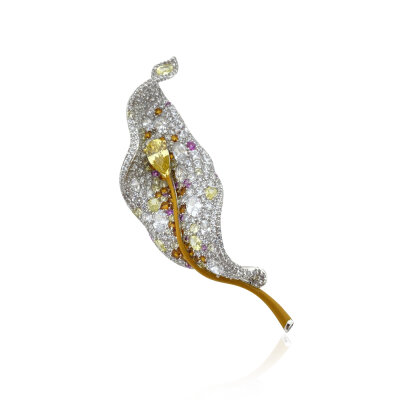 Bianca Leaf Brooch - by Eda Çetin