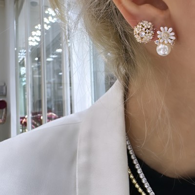 Butterfly Flower Pearl Earrings - Thumbnail