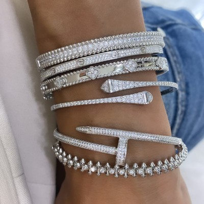 byEdaÇetin - Clarity Stone Detailed Handcuffs (1)