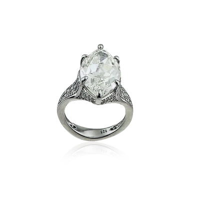 Grace Moissanite Ring - by Eda Çetin