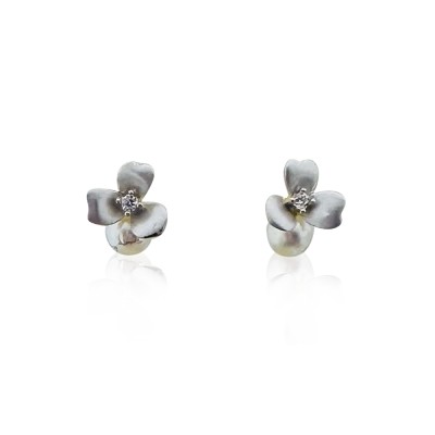 Magnolia Mini Pearl Earrings