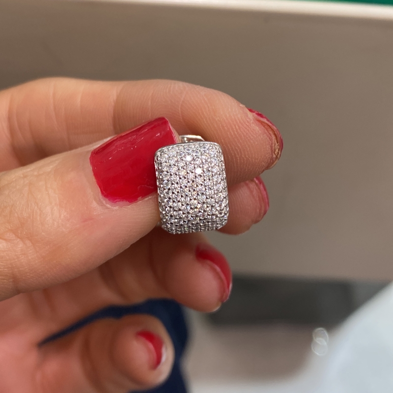 Mini Hoop Earrings with Frequent Stones - 3