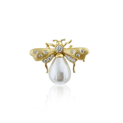 Pearl Bee Brooch - by Eda Çetin