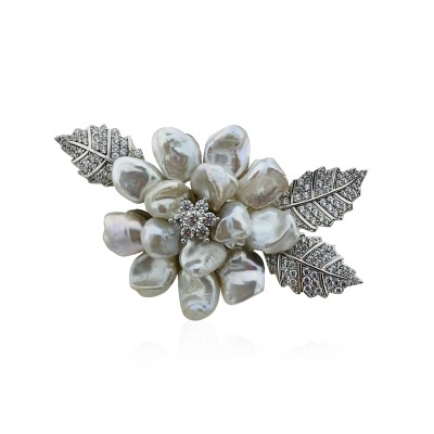 by Eda Çetin - Pearl Flower Brooch