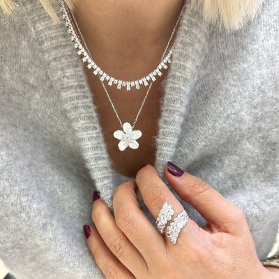 Pearl Flower Necklace - Thumbnail