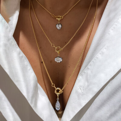 Piana Teardrop Pendant - by Eda Çetin