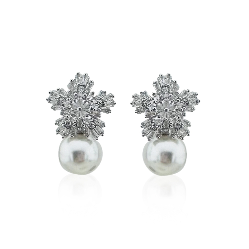 Snowflake Pearl Earring
