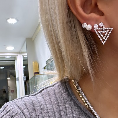 Triangle Baguette Earrings - Thumbnail
