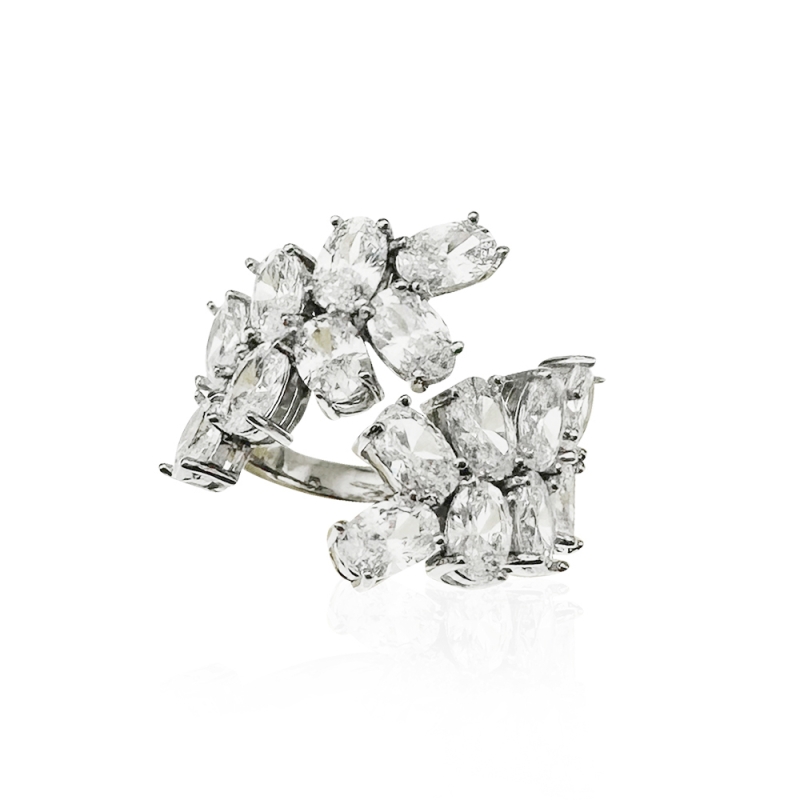 White Roses Italian Ring